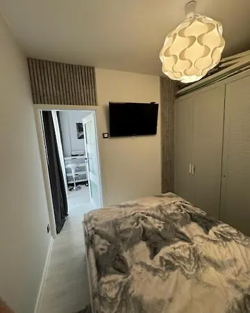 Apartment 华沙